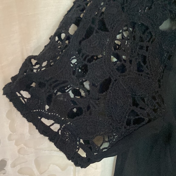 ❤️🔥5/20$ AMERICAN EAGLE OUTFITTERS🦅 Womens Black Woven Lace Blouse - Picture 4 of 7
